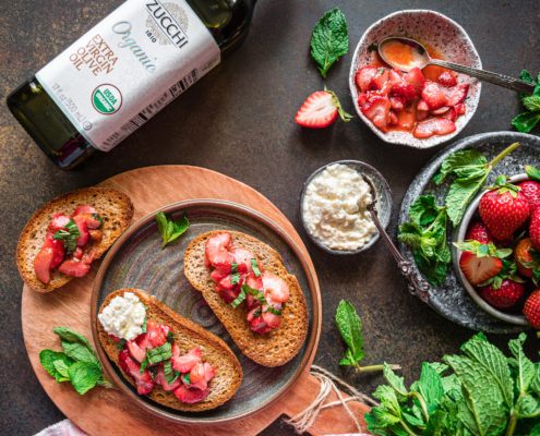 Strawberry Bruschetta with Ricotta and Mint - Zucchi Organic Extra Virgin Olive Oil