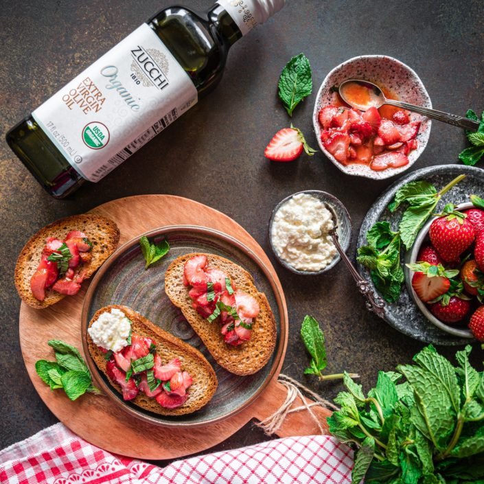 Strawberry Bruschetta with Ricotta and Mint - Zucchi Organic Extra Virgin Olive Oil